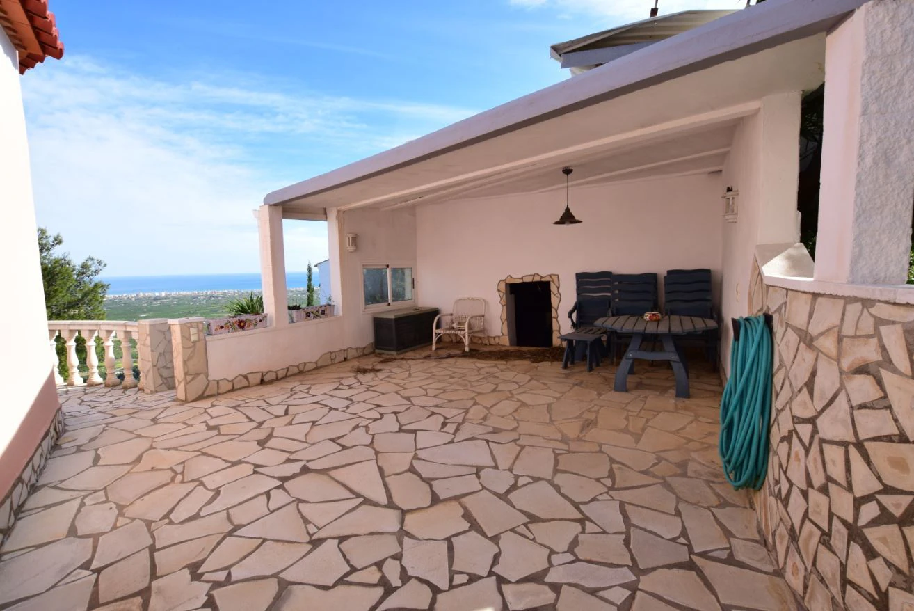 Chalet en Tossal Gros con espectaculares vistas.