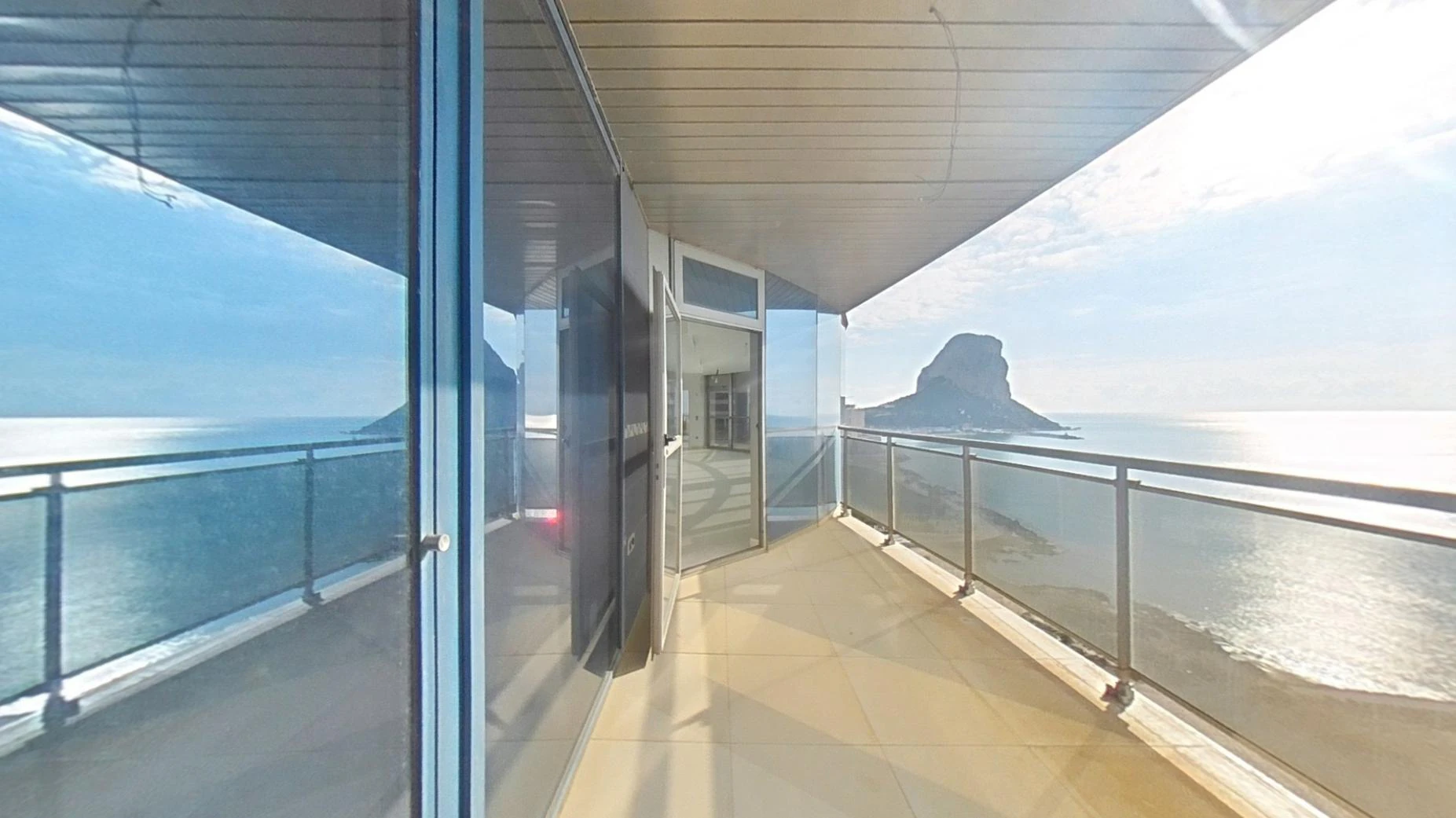 Espectacular Ático-Dúplex en primera línea de playa de Calpe