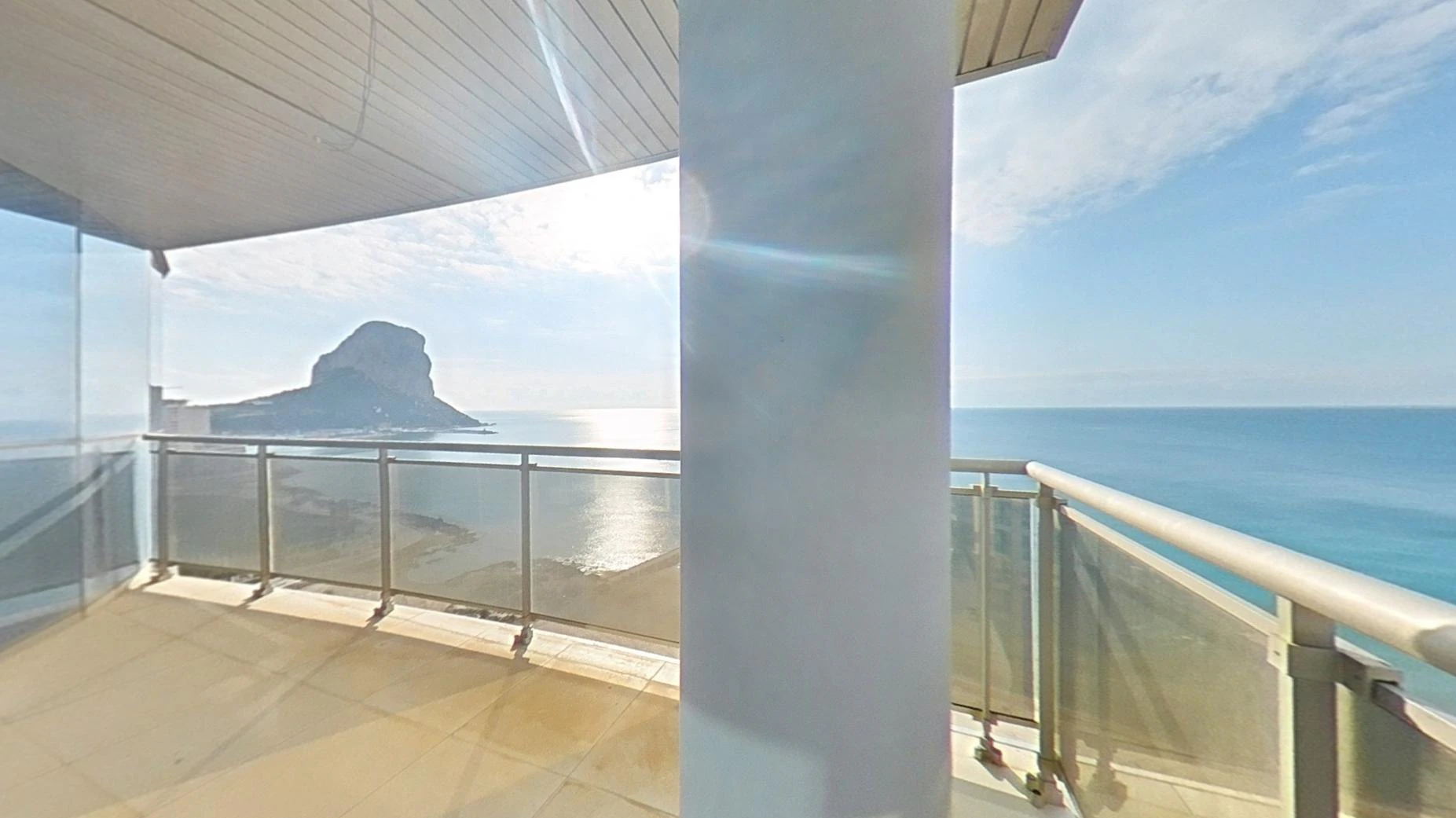 Espectacular Ático-Dúplex en primera línea de playa de Calpe