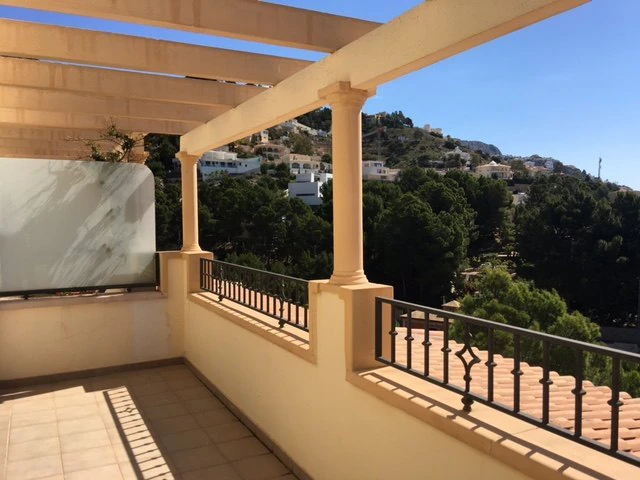 Chalet adosado en la lujosa urbanización de Altea Hills