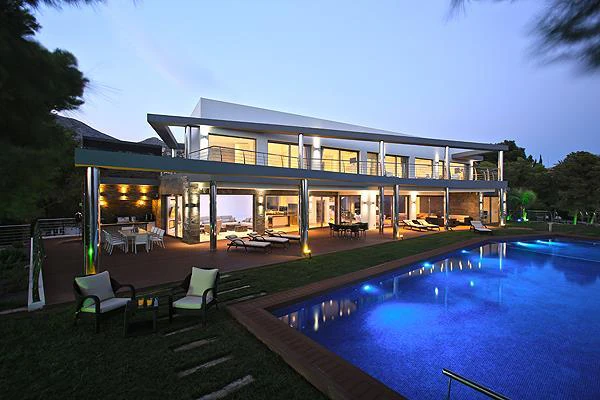 Villa en primera línea al mar en Altea