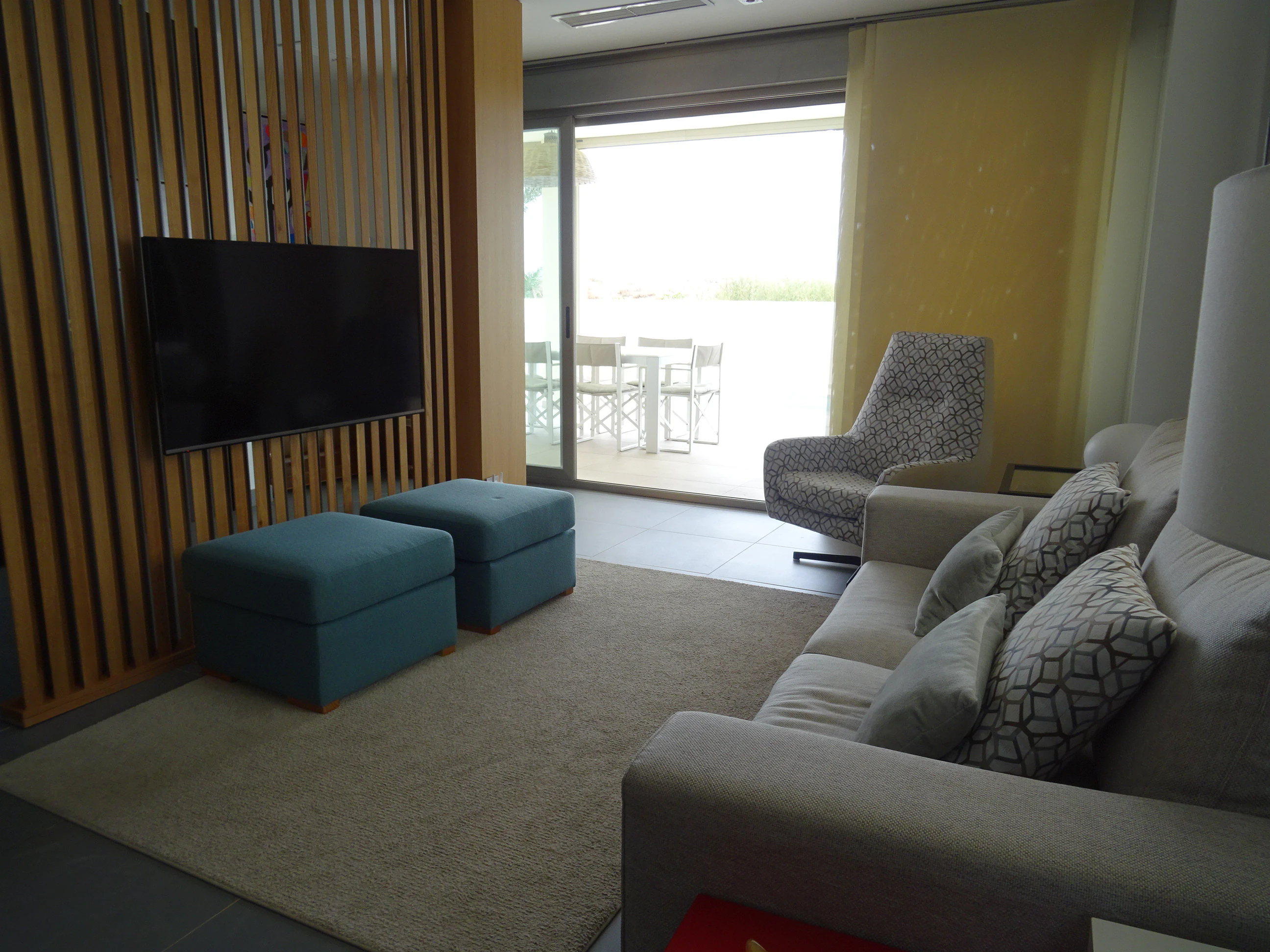 Preciosa Villa situada en primera línea de playa en Oliva