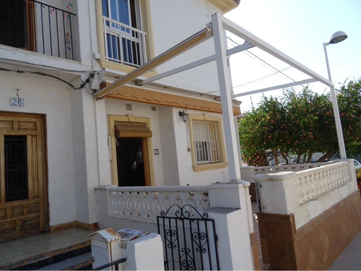 Amplia casa de pueblo en Calpe