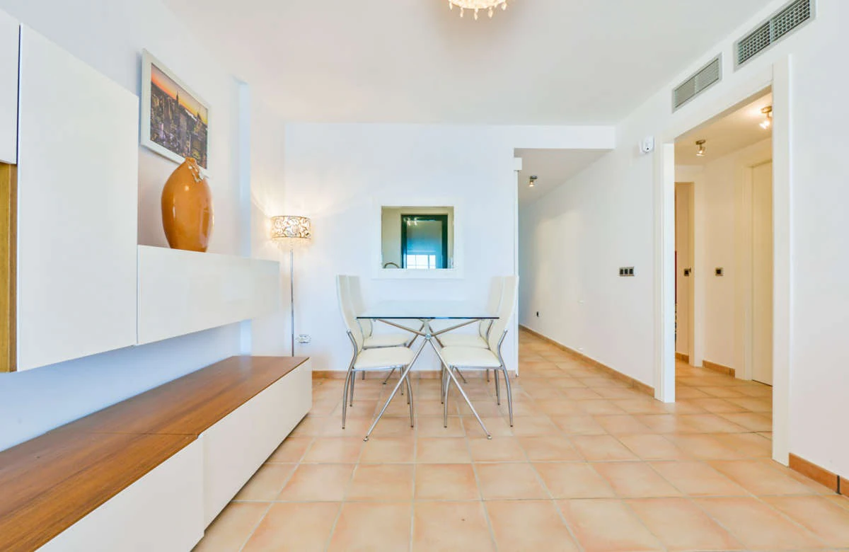 Precioso piso en primera línea en Pueblo Mascarat