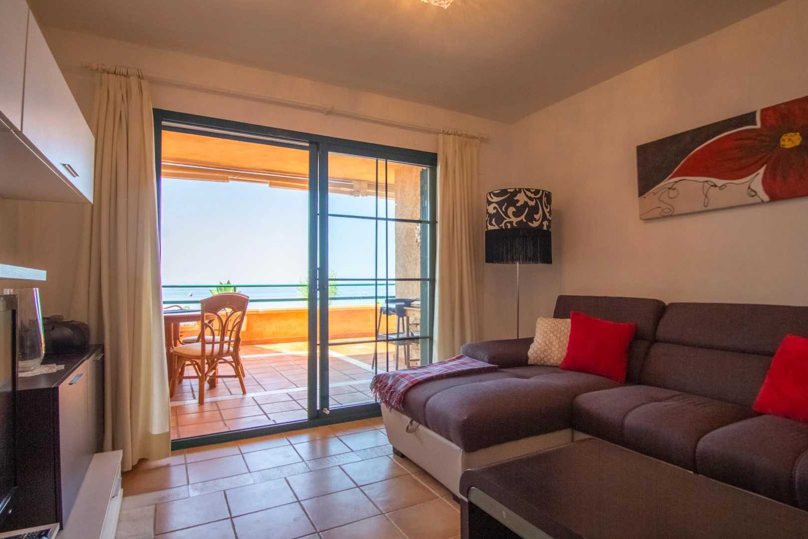 Bonito apartamento en primera línea de Mascarat