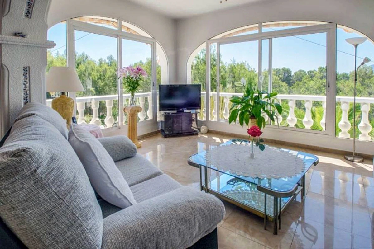 Hermosa Villa con un jardín de ensueño en La Nucia