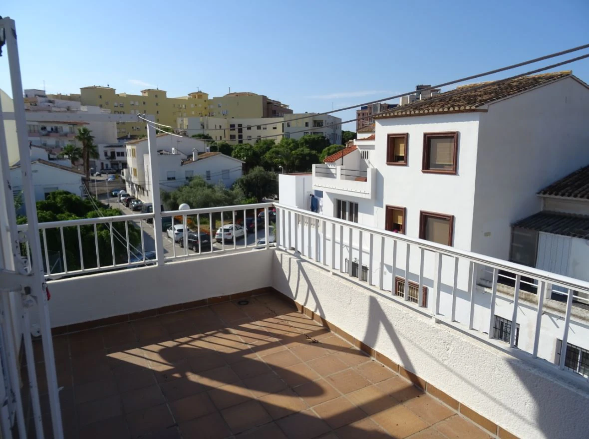 Amplia casa de pueblo en Calpe