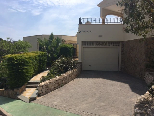Chalet adosado en la lujosa urbanización de Altea Hills