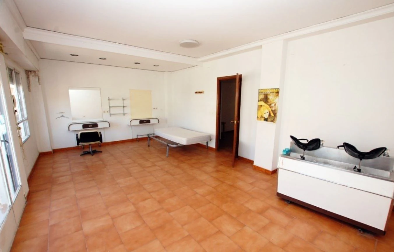 Casa de pueblo con jardín interior en Pego