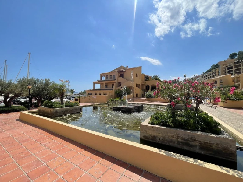 Wohnung im exklusiven Komplex der Marina von Campomanes