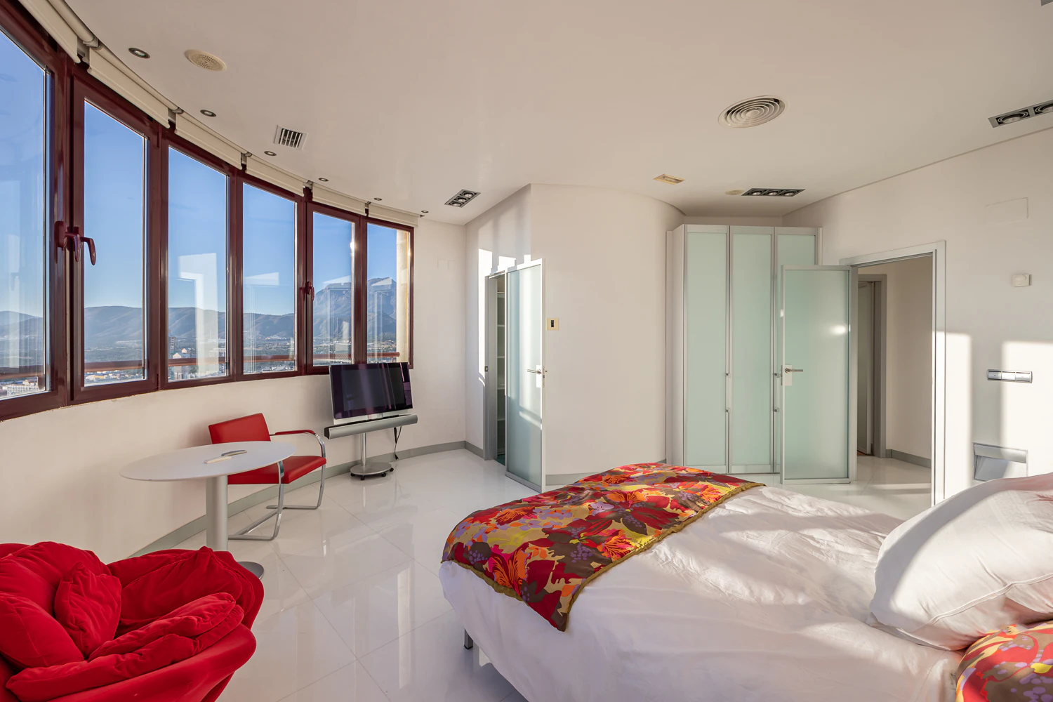 Espectacular piso de lujo en Edificio Negurigane