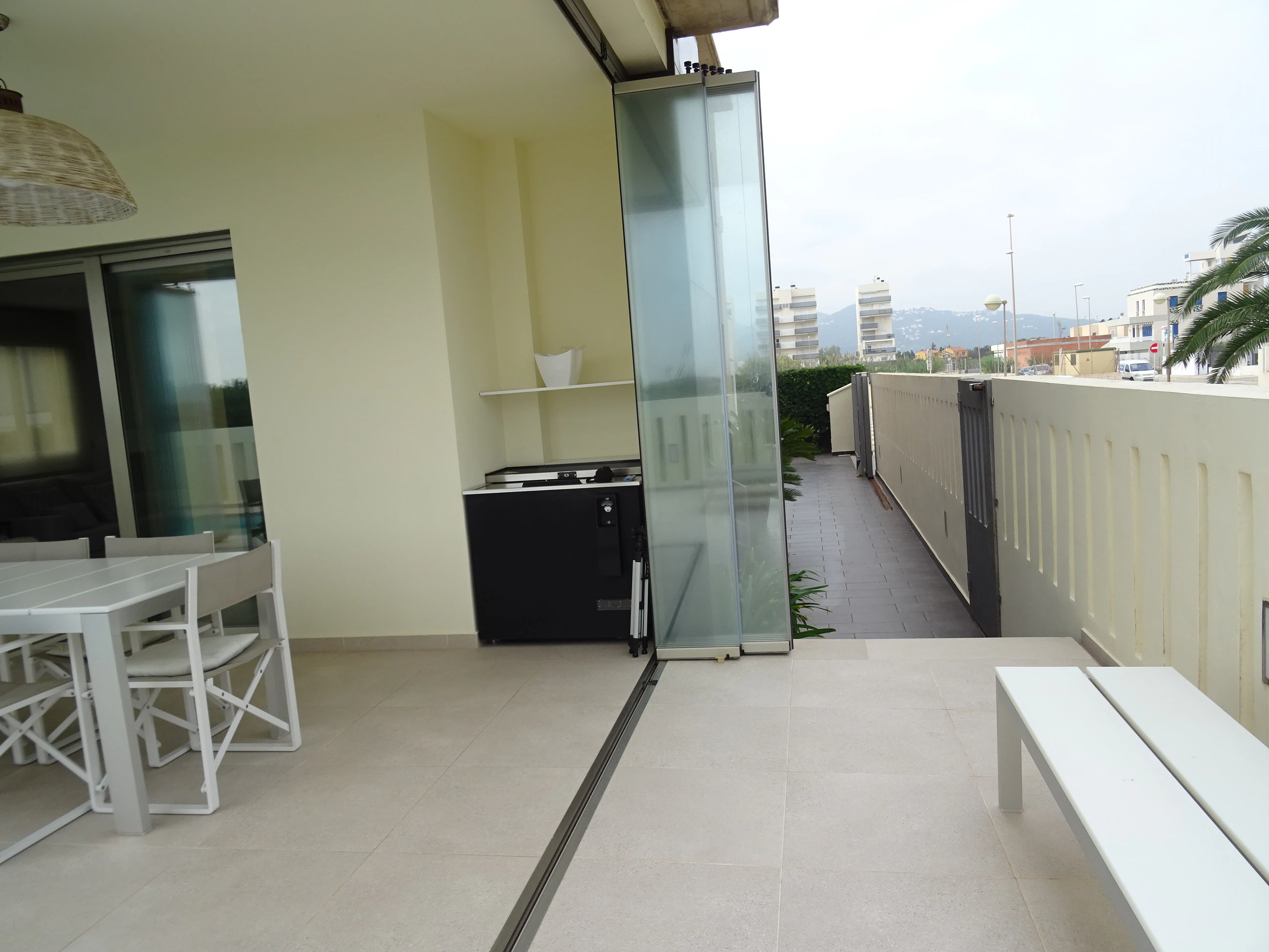 Preciosa Villa situada en primera línea de playa en Oliva