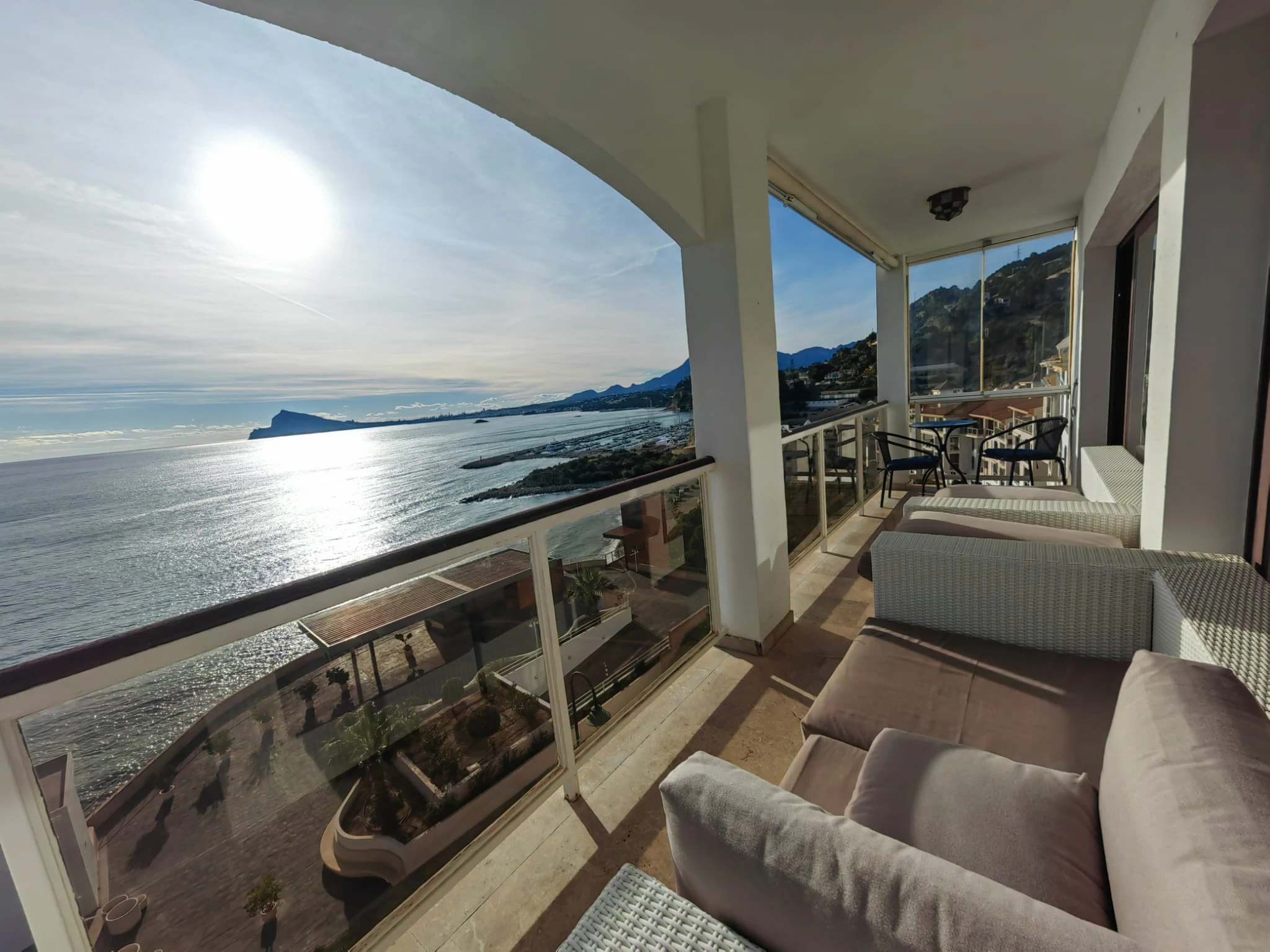 Apartamento en primera línea con espectaculares vistas en Mascarat
