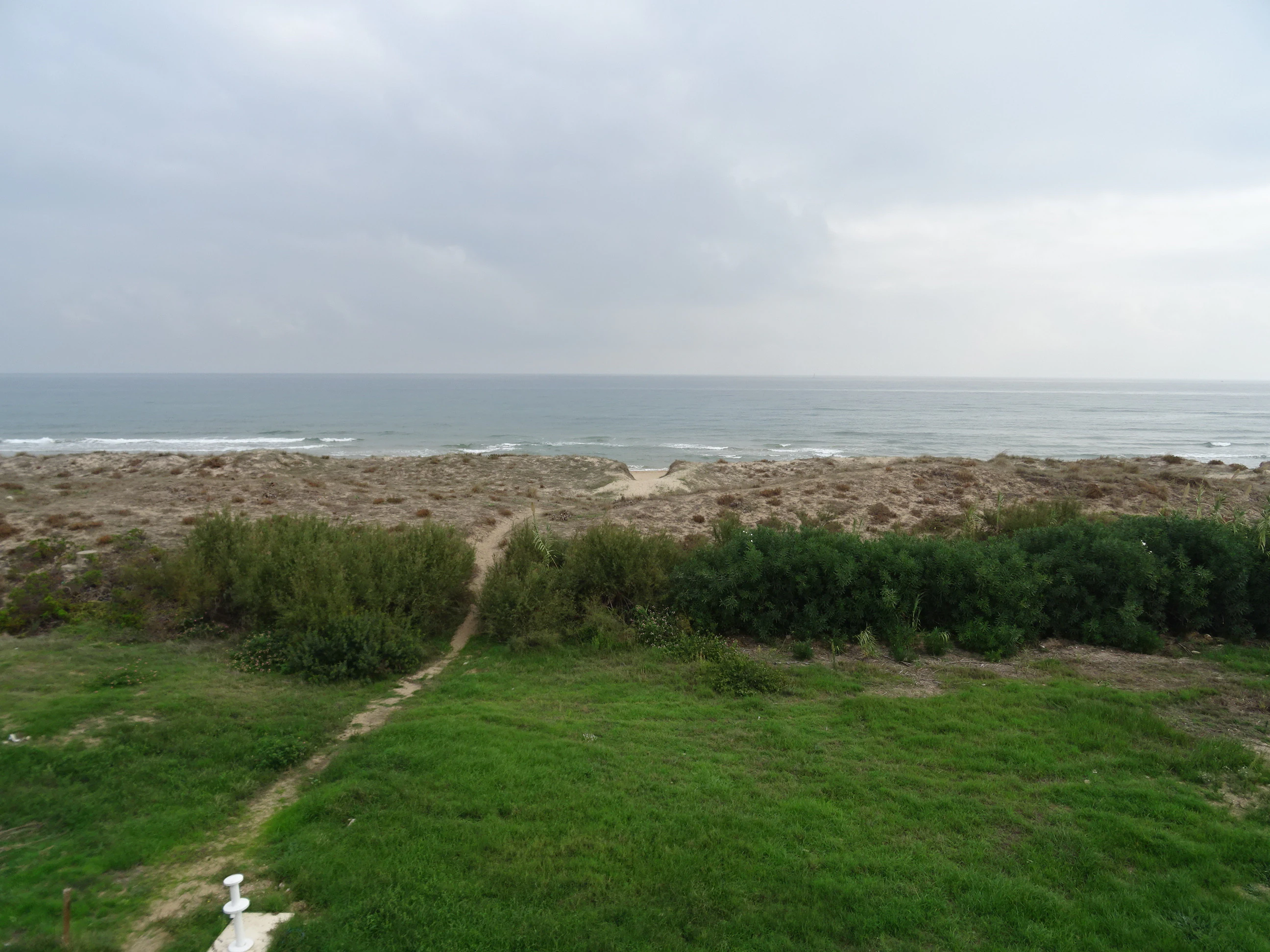 Preciosa Villa situada en primera línea de playa en Oliva