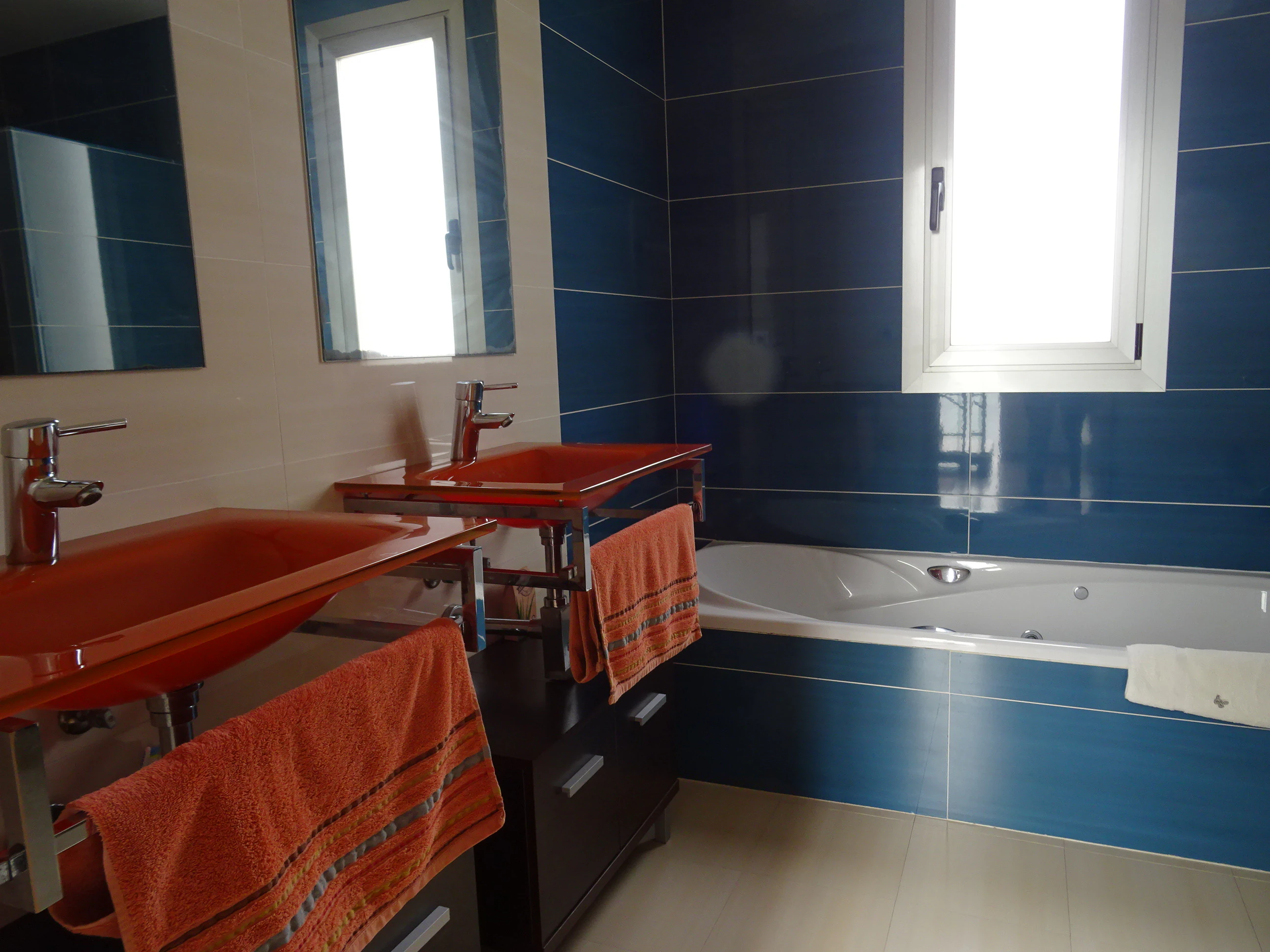Preciosa Villa situada en primera línea de playa en Oliva