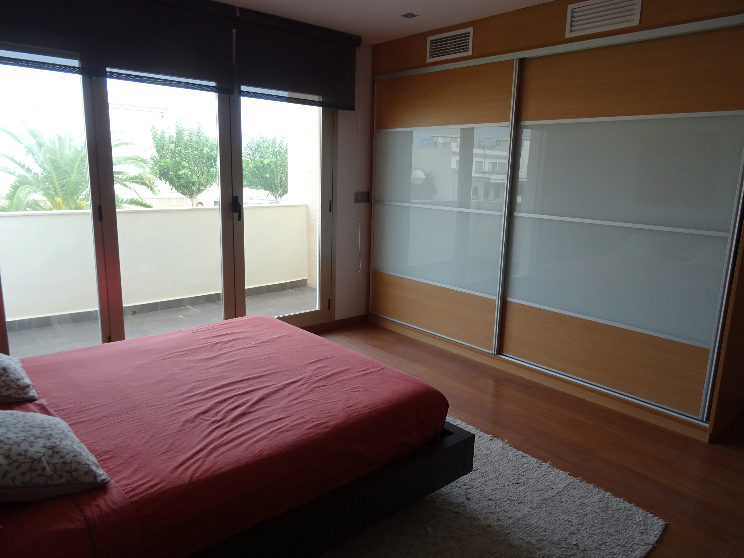 Preciosa Villa situada en primera línea de playa en Oliva