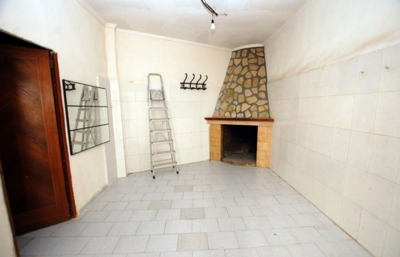 Casa de pueblo con jardín interior en Pego
