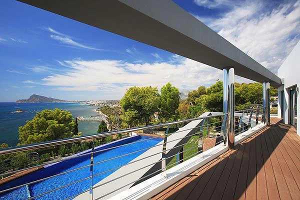 Villa en primera línea al mar en Altea