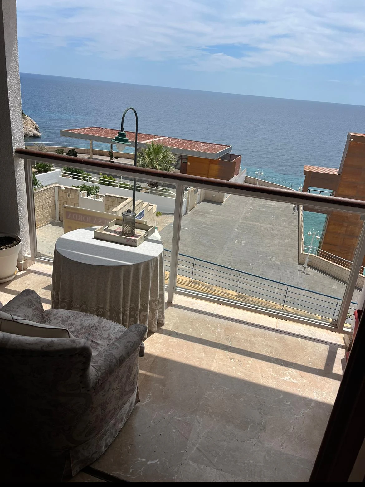 Precioso piso en primera línea en Pueblo Mascarat