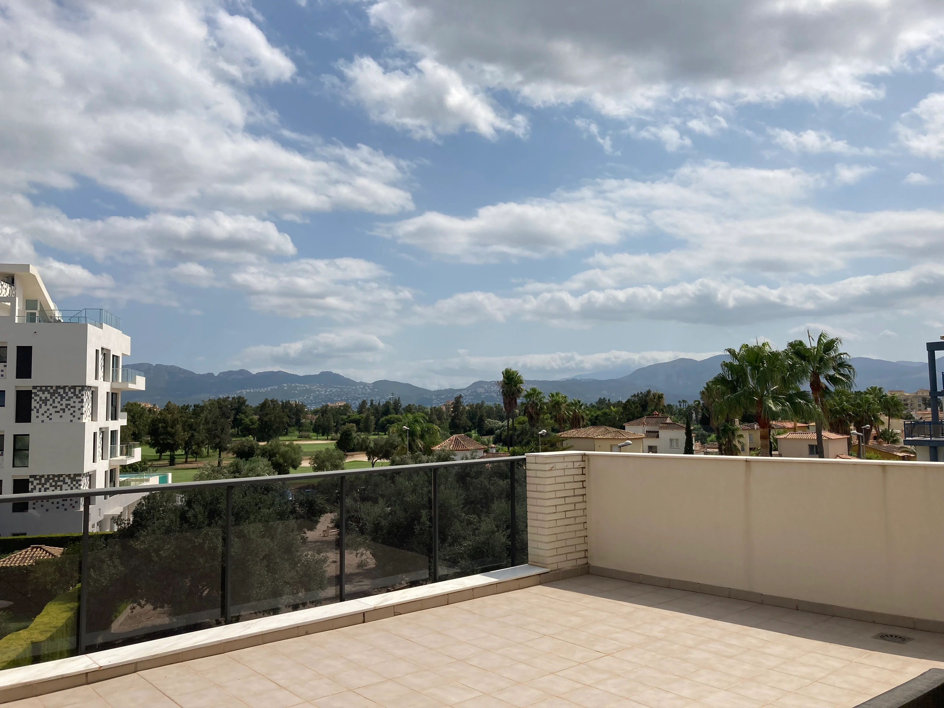 Espectacular apartamento con vistas panorámicas en Oliva Nova