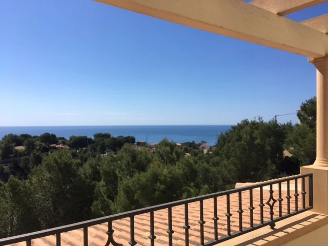 Chalet adosado en la lujosa urbanización de Altea Hills