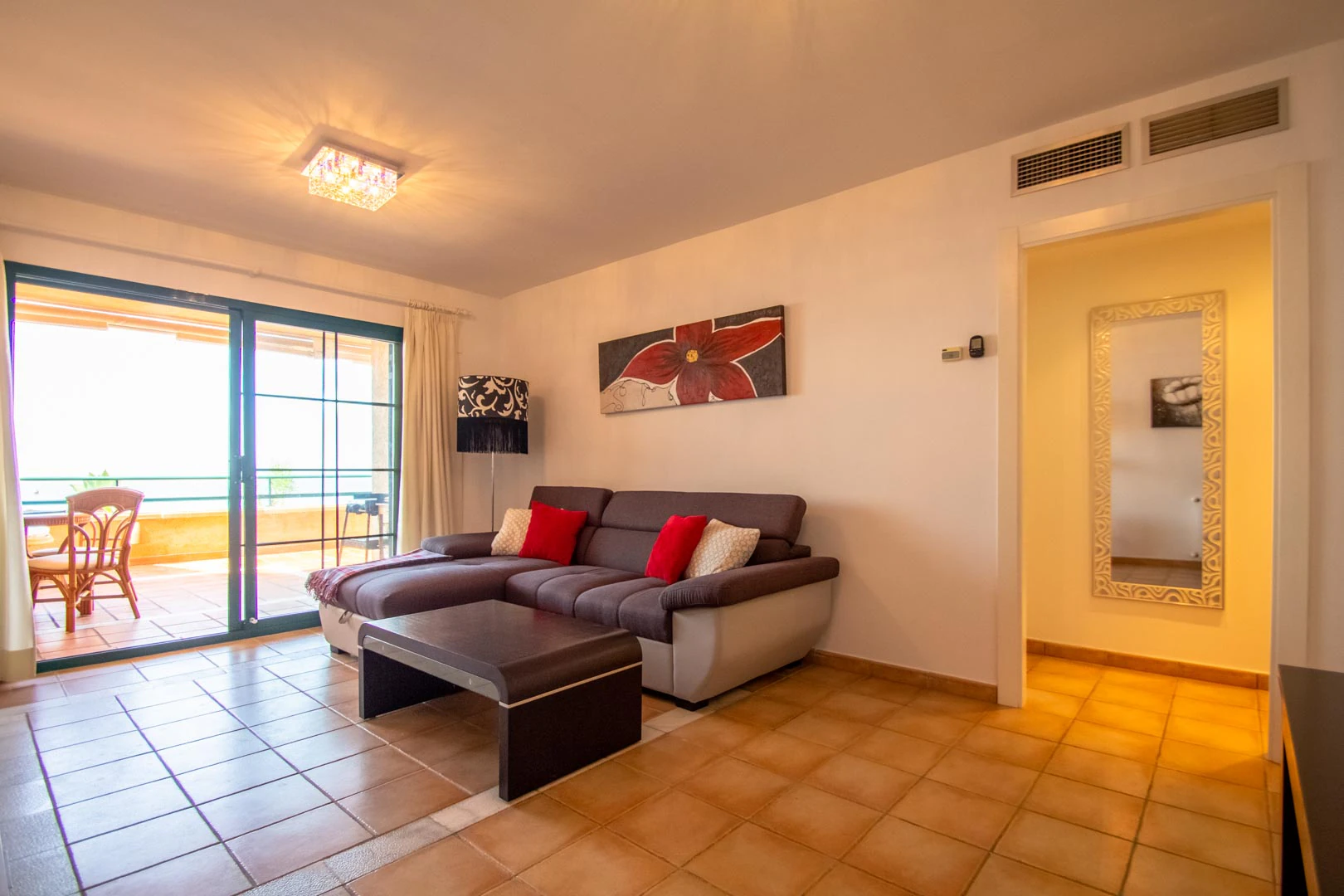 Bonito apartamento en primera línea de Mascarat