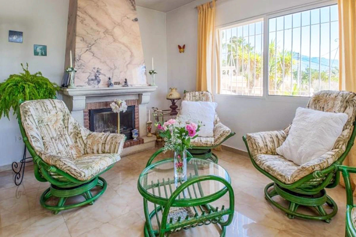 Hermosa Villa con un jardín de ensueño en La Nucia