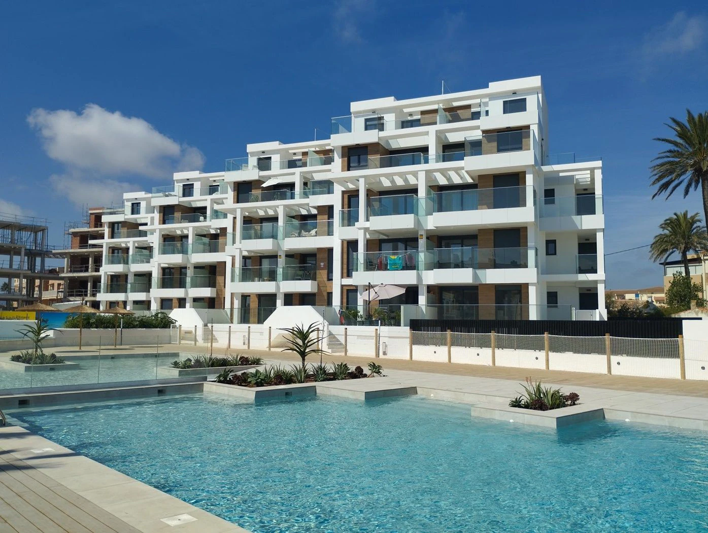 M430 - Moderne penthouse à vendre à Denia en première ligne de la plage.