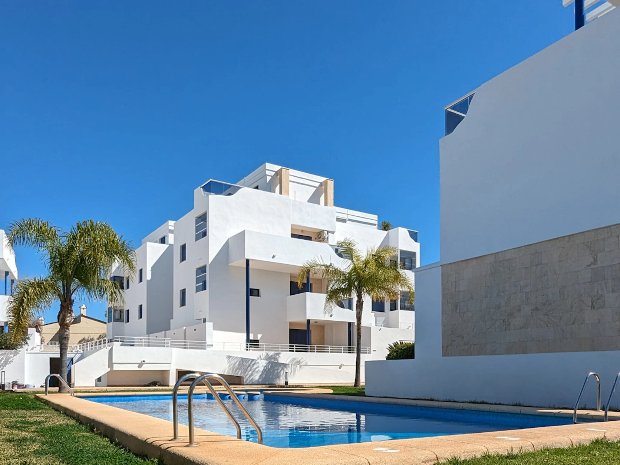 M216 - Apartamento en venta de 2 dormitorios, Les Deveses, enia