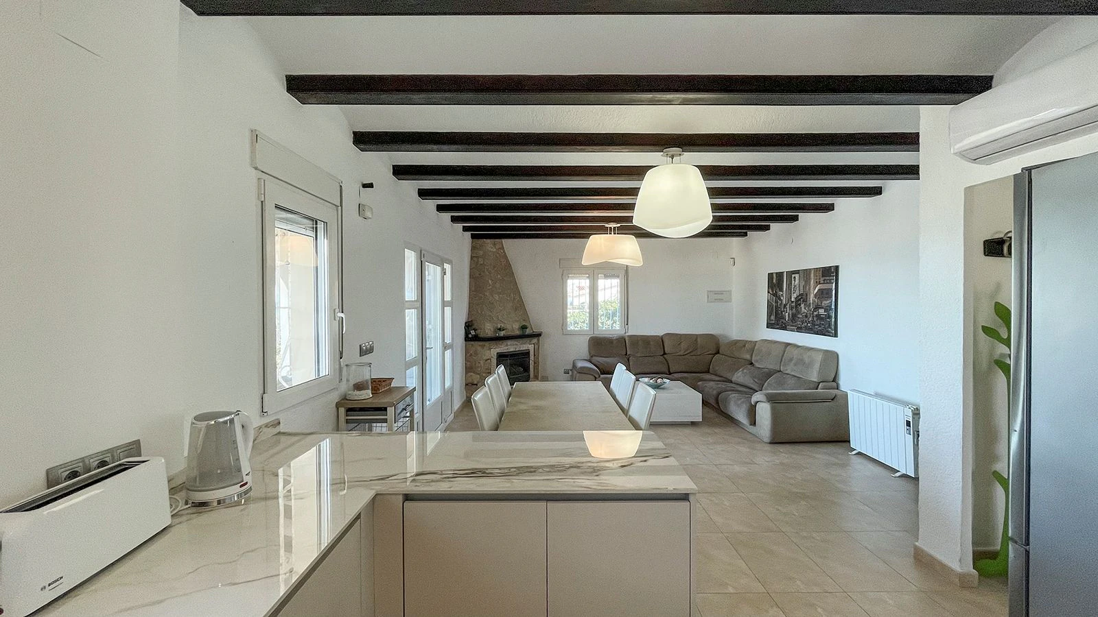 Mediterranean beachfront villa in Els Poblets – Unbeatable location