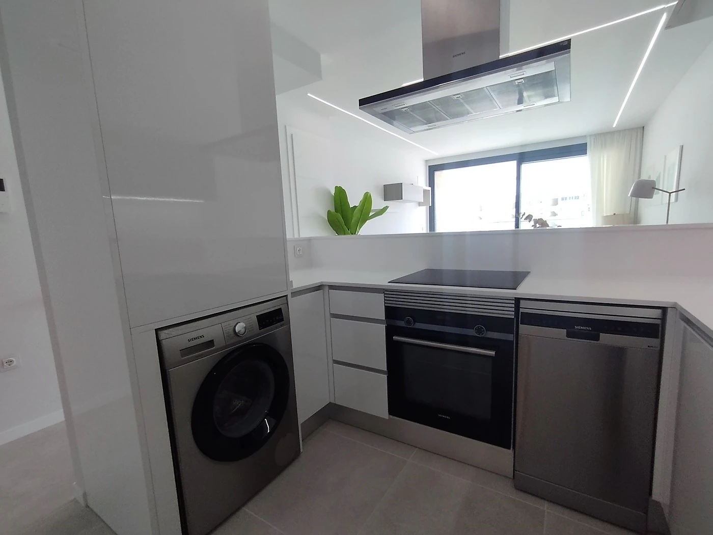 Penthouse for sale on the first line in Denia