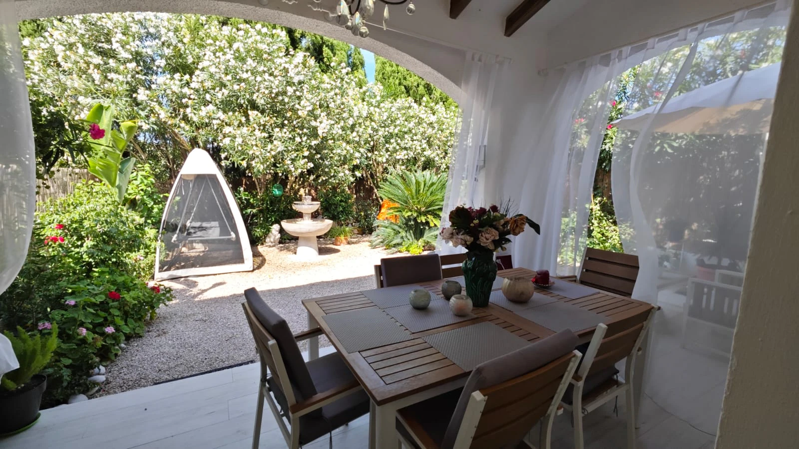 CASA*CHALET CON MUCHO  ENCANTO EN URBA. EN PEDREGUER