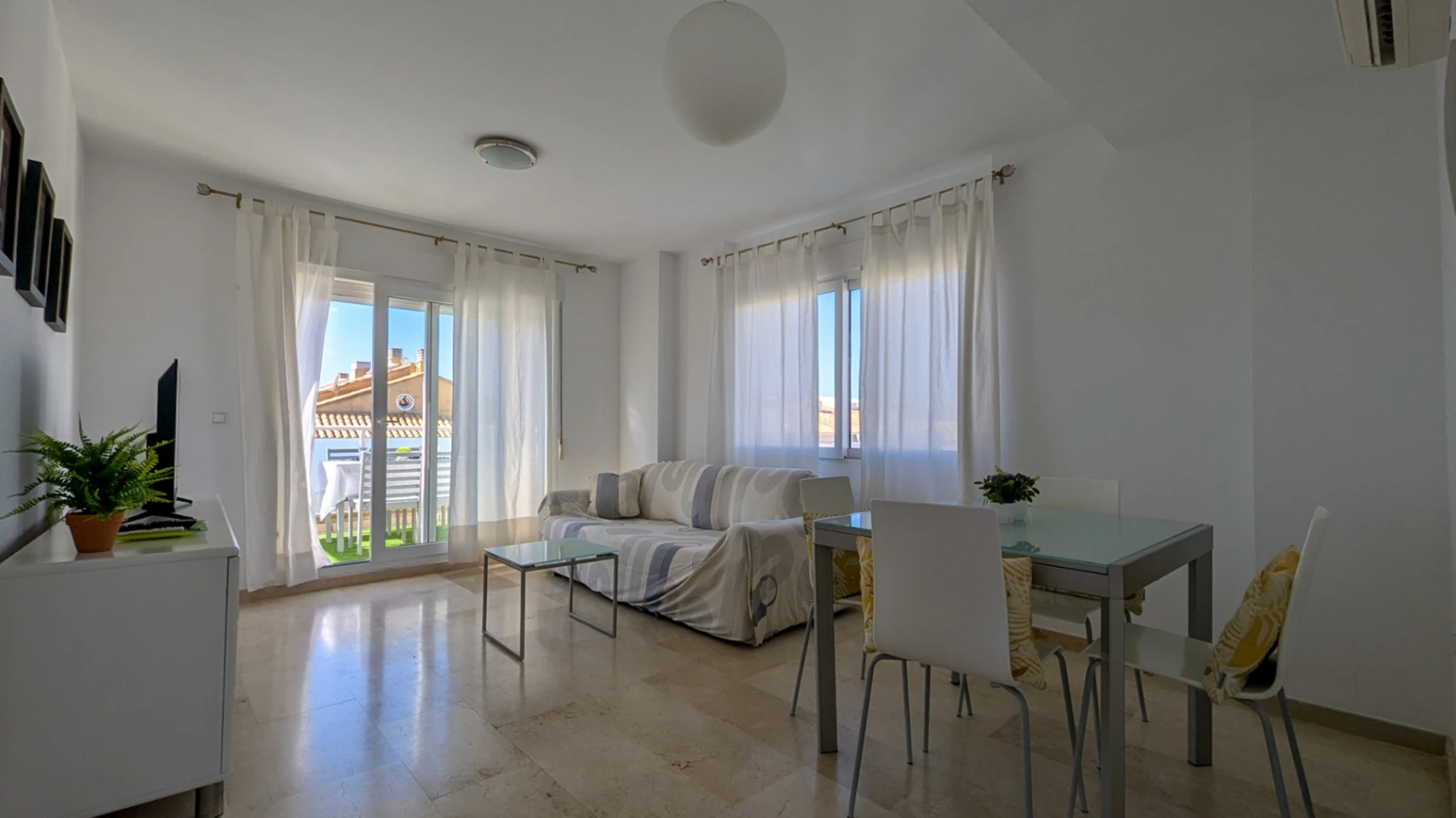 Apartamento de 2 habitaciones en Oliva