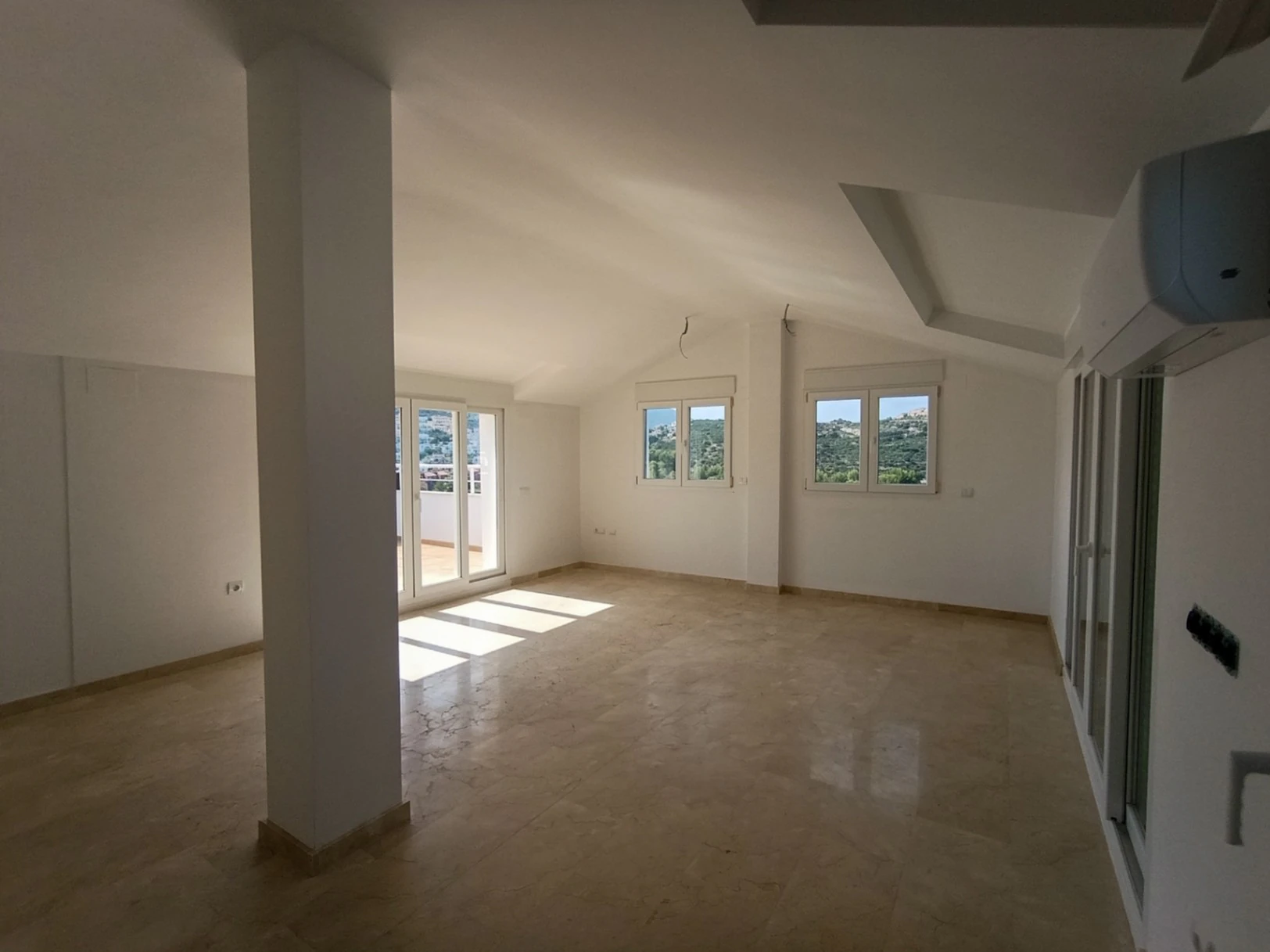 Ático dúplex en venta en Pego con vistas al mar y montaña