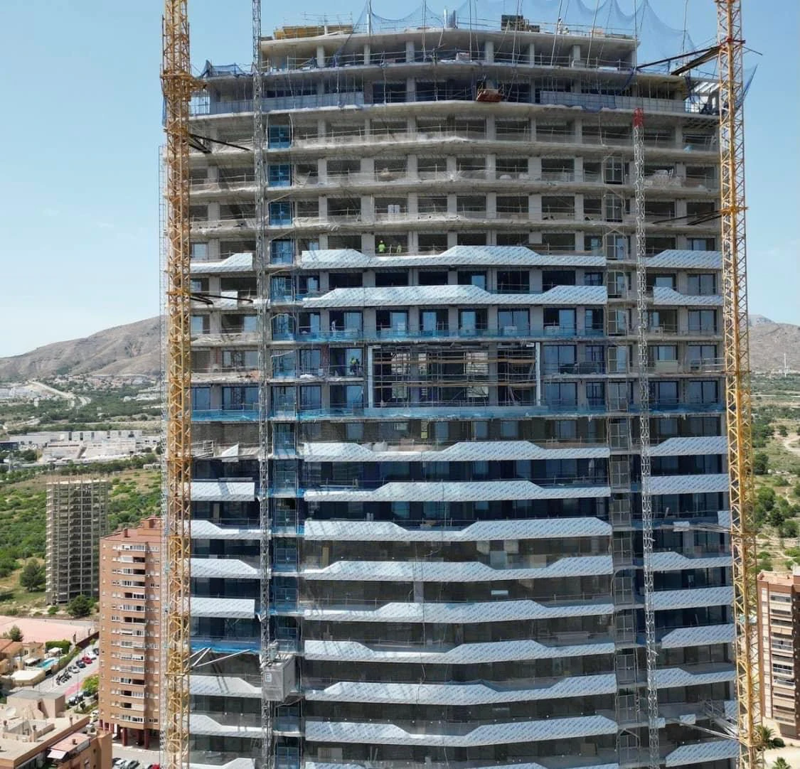 Luksusowy apartament z widokiem na morze na sprzedaż w Benidorm