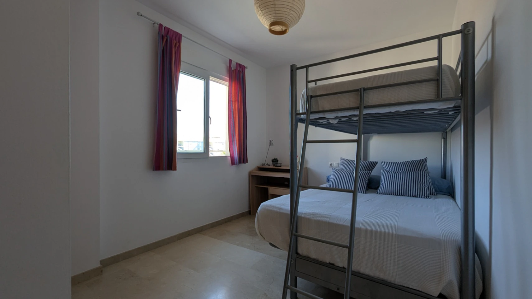 Apartamento de 2 habitaciones en Oliva