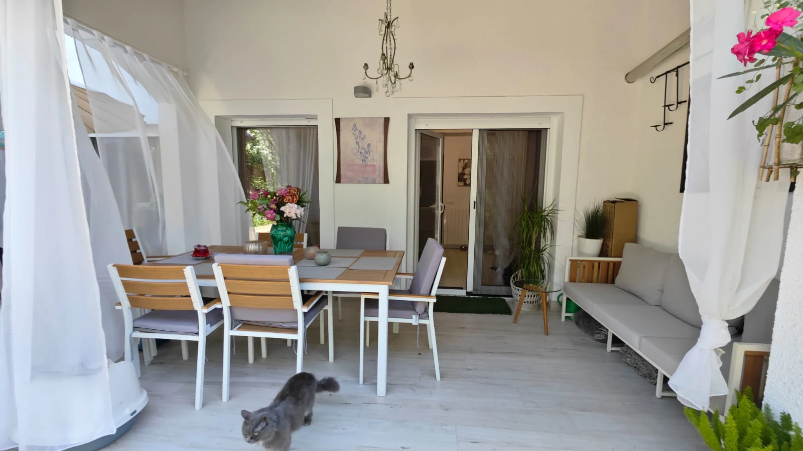 CASA*CHALET CON MUCHO  ENCANTO EN URBA. EN PEDREGUER