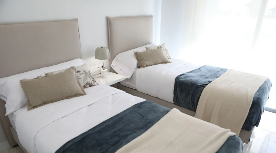 Luksusowy apartament z widokiem na morze na sprzedaż w Benidorm