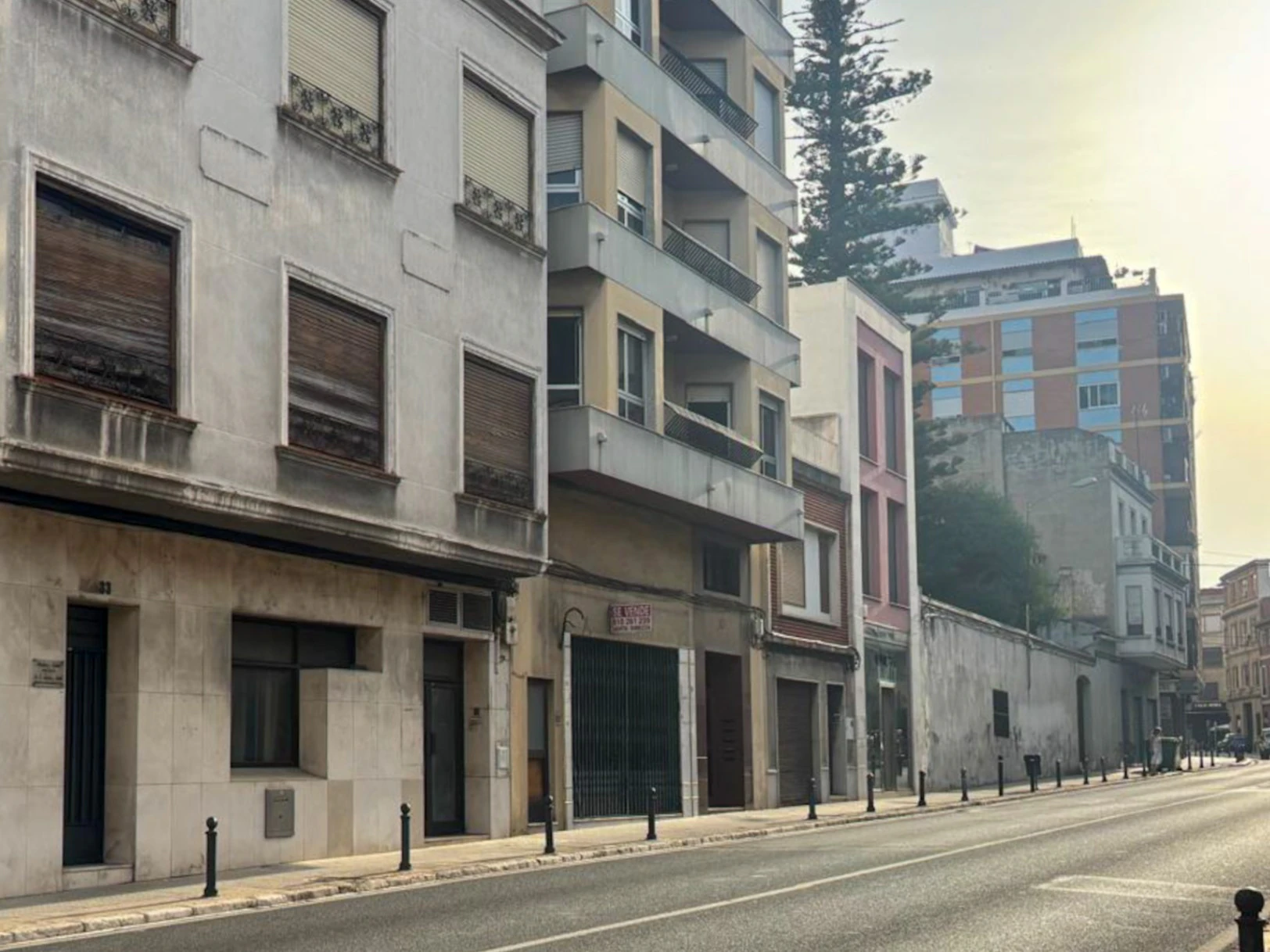Commercial Local in Oliva - Opportunity next to the Market and the Church of the Convent