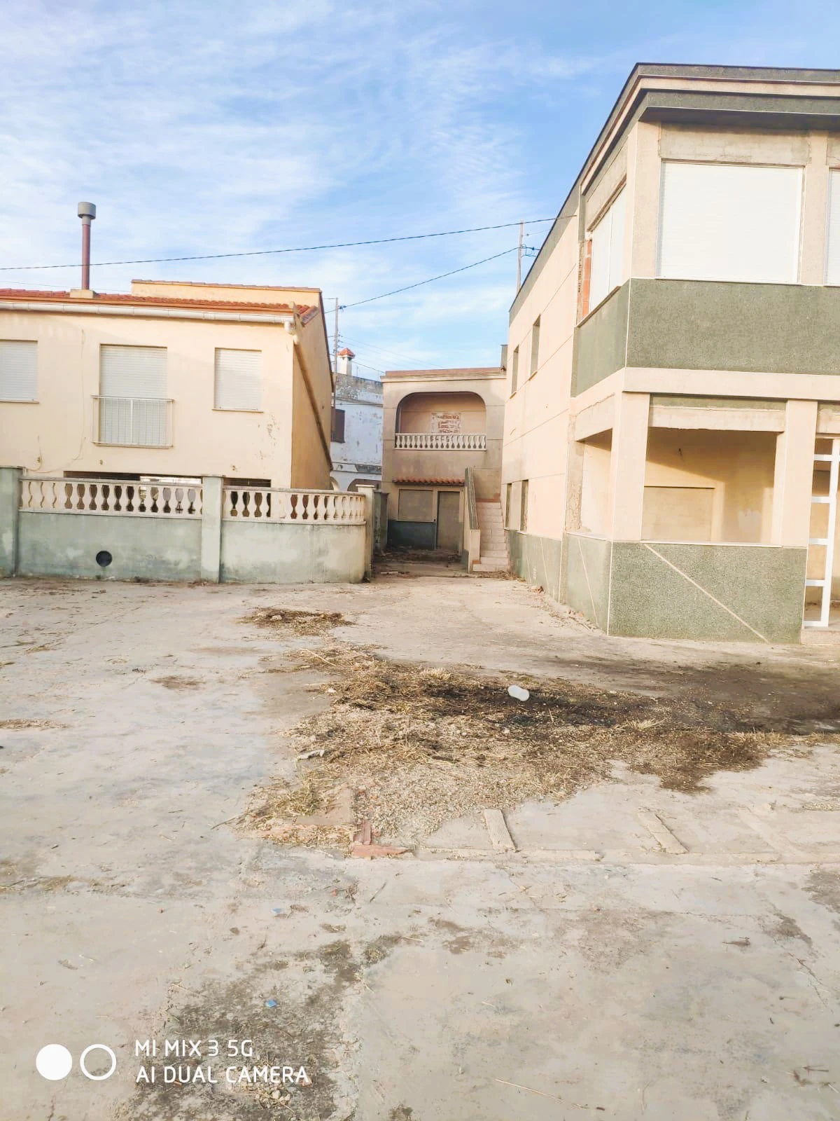 Conjunto de solares urbanos con 6 viviendas en chaflán a 4 calles – Gran oportunidad de inversión en zona costera