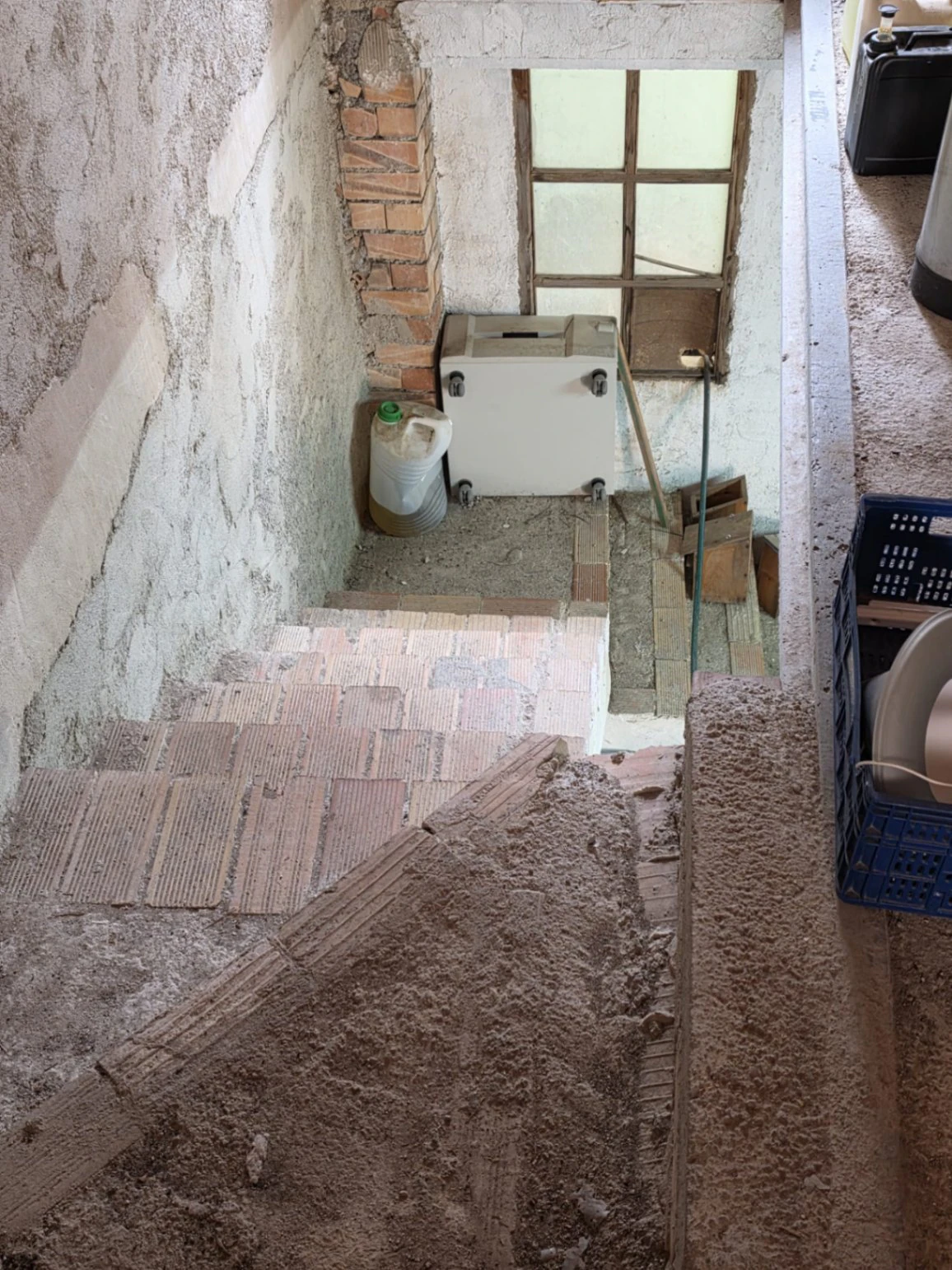 Casa de pueblo en venta con mucho potencial - Benigembla