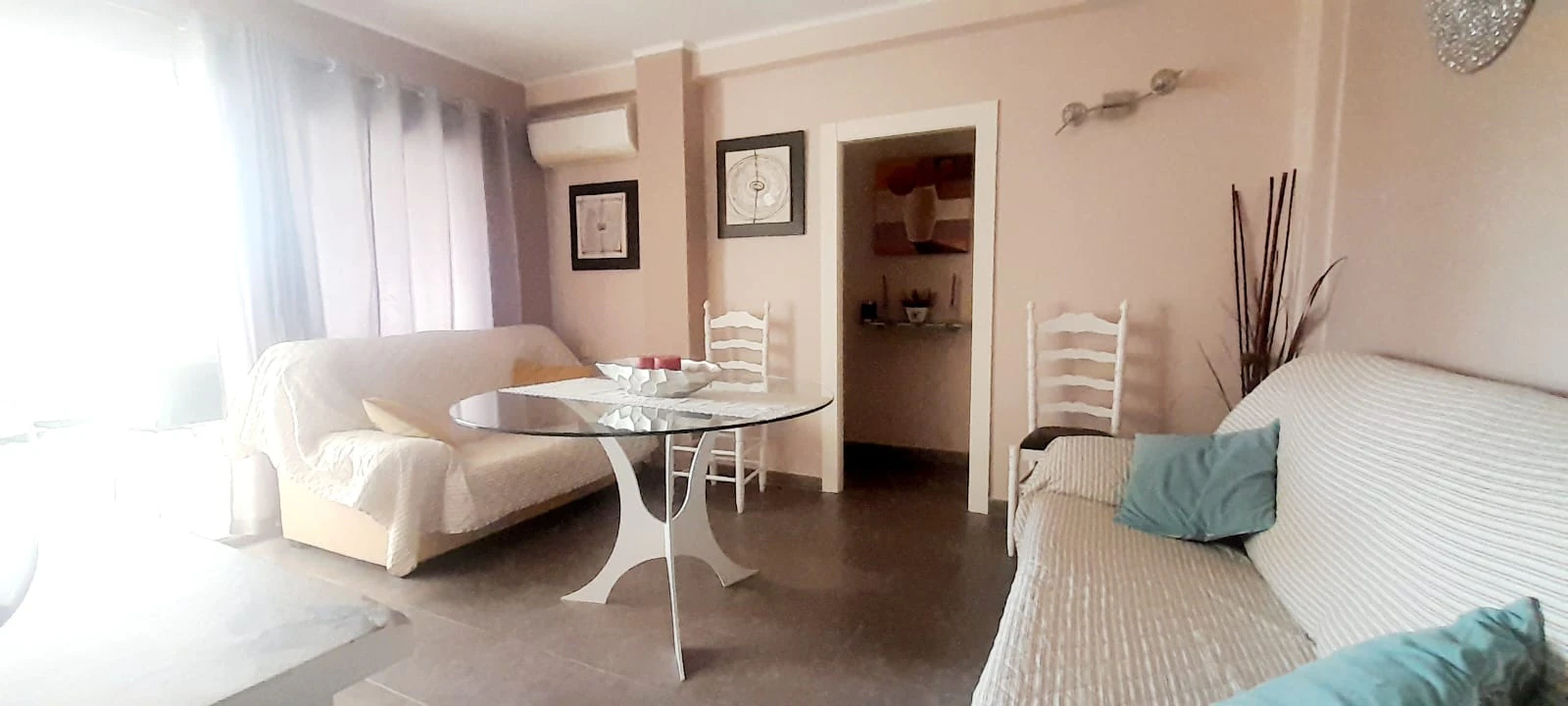 Opgeknapt appartement te koop met 2 slaapkamers en gemeenschappelijk zwembad in Jávea, Alicante
