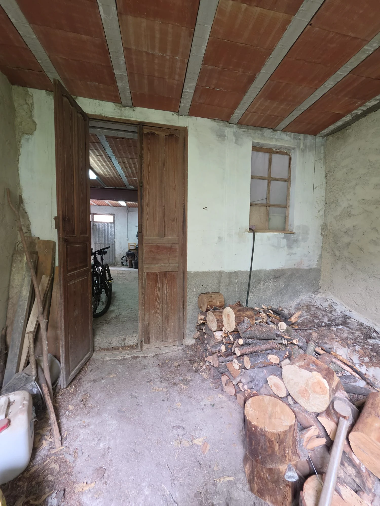 Casa de pueblo en venta con mucho potencial - Benigembla