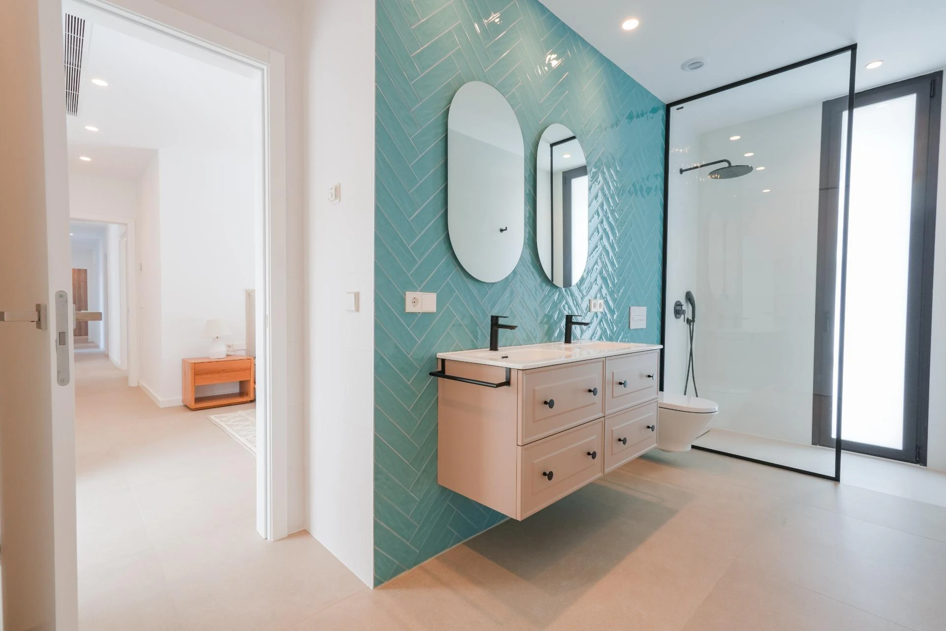 Villa moderna estilo Ibiza en venta en Solpark, Moraira – Calidad excepcional y ubicación privilegiada