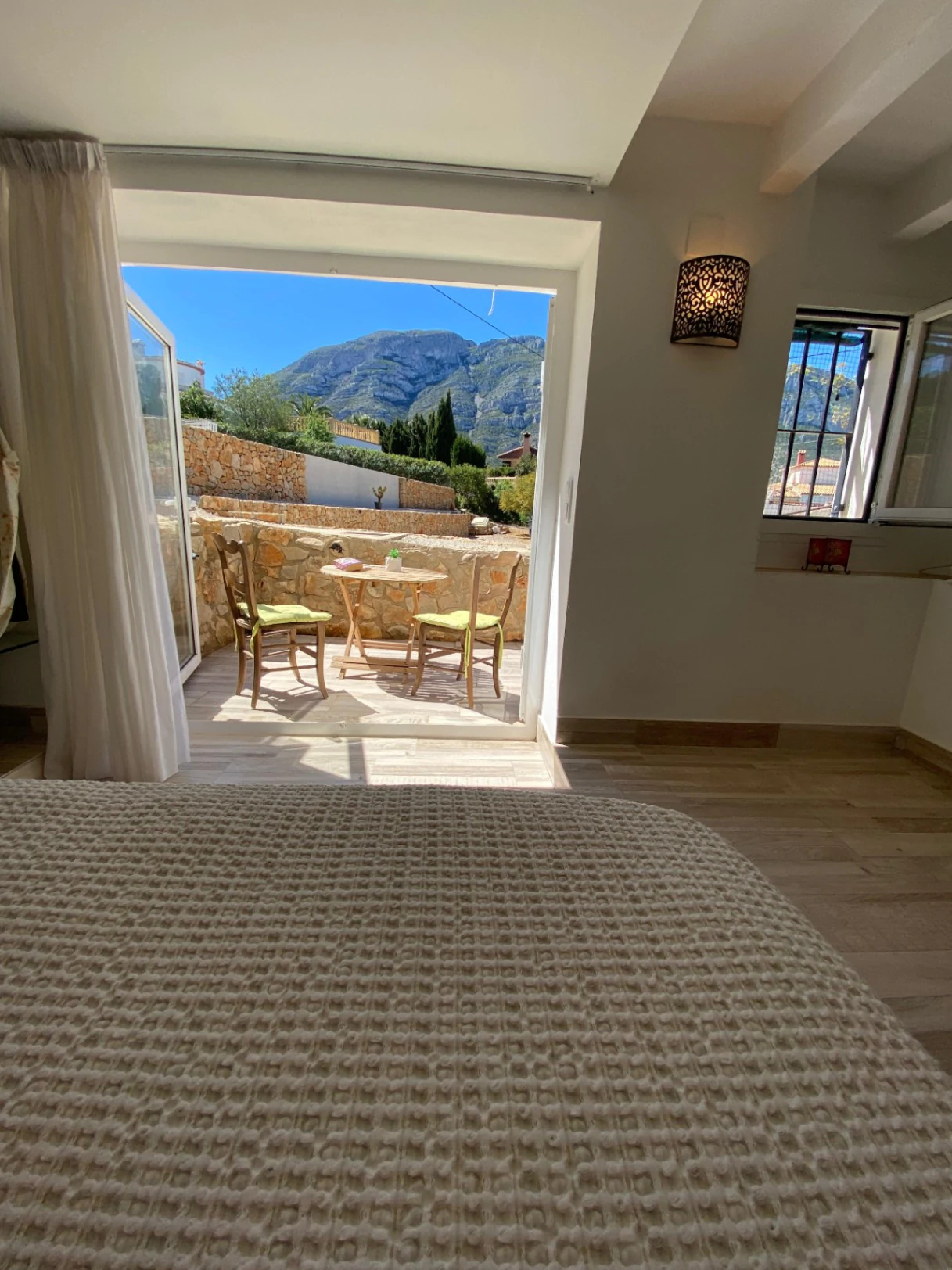 Villa Ibicenca con vistas panorámicas al Mar y a la Montaña en Dénia