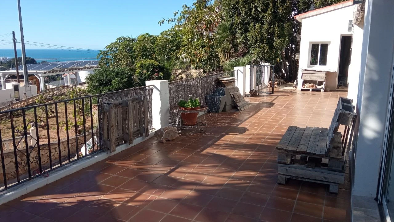 Villa Ibicenca con vistas panorámicas al Mar y a la Montaña en Dénia