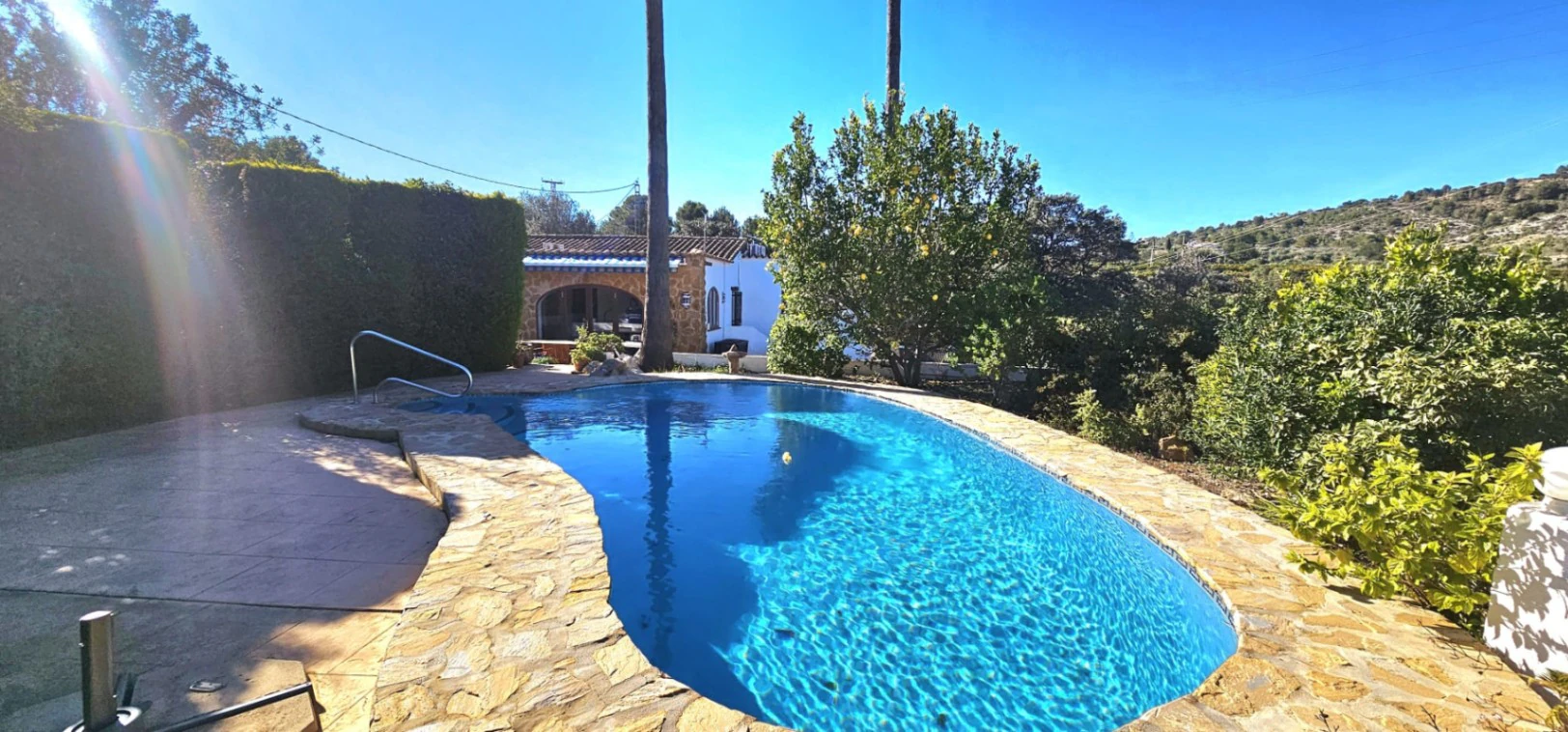 Charmante finca in Canor, Benissa: natuur, comfort en een vrij uitzicht
