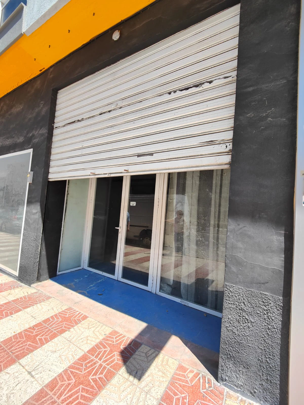 Espacioso Local Comercial - Teulada