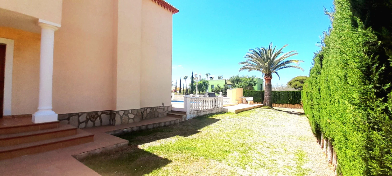 Chalet amplio y tradicional - Denia