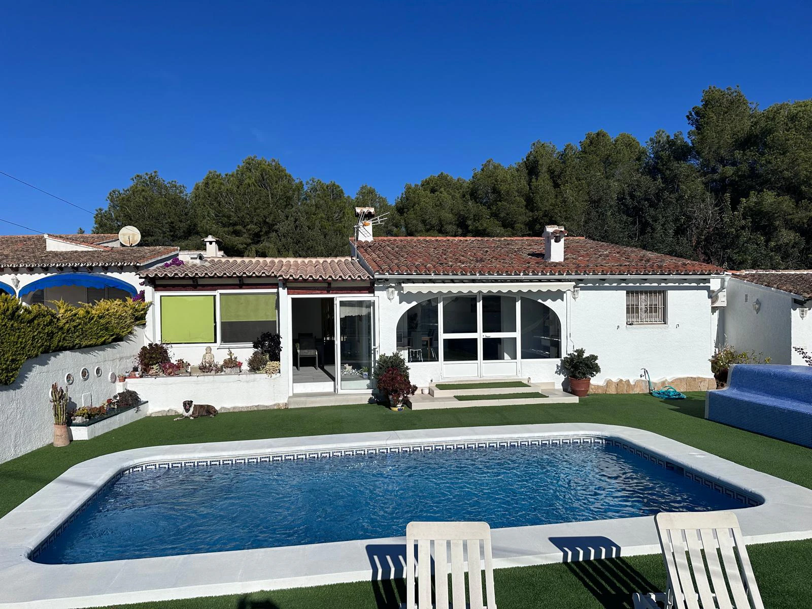 Villa de un nivel con vistas al mar en venta en La Sabatera, Moraira